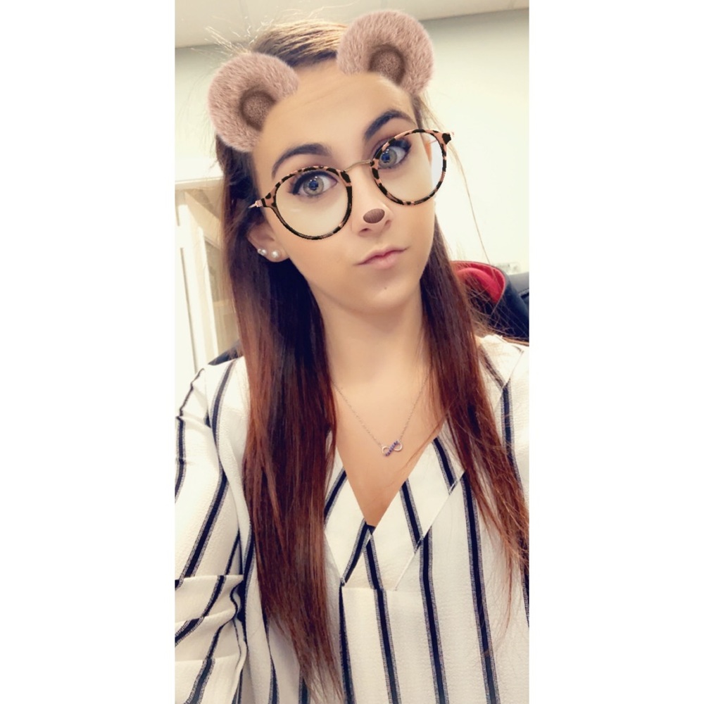 Meet your Posher, Ashley